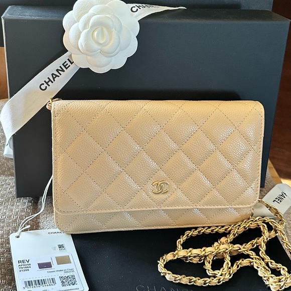 New Chanel Wallet on Chain In new Beige Caviar Leather - Picture 1 of 7